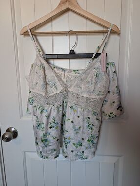 NWT Victoria’s Secret Floral Bee 2 Piece Lace Sleep Set Large White/Green
